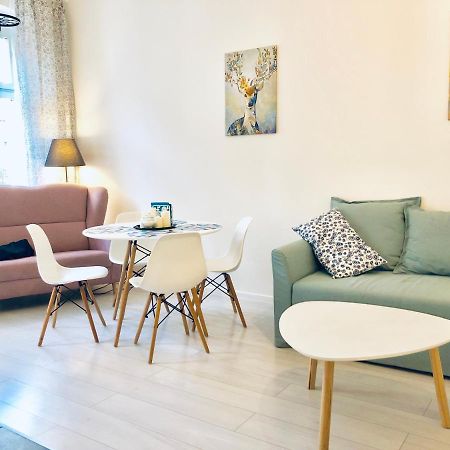 Apartament Delux 2 Legnica Ul. Kominka 16アパートメント エクステリア 写真