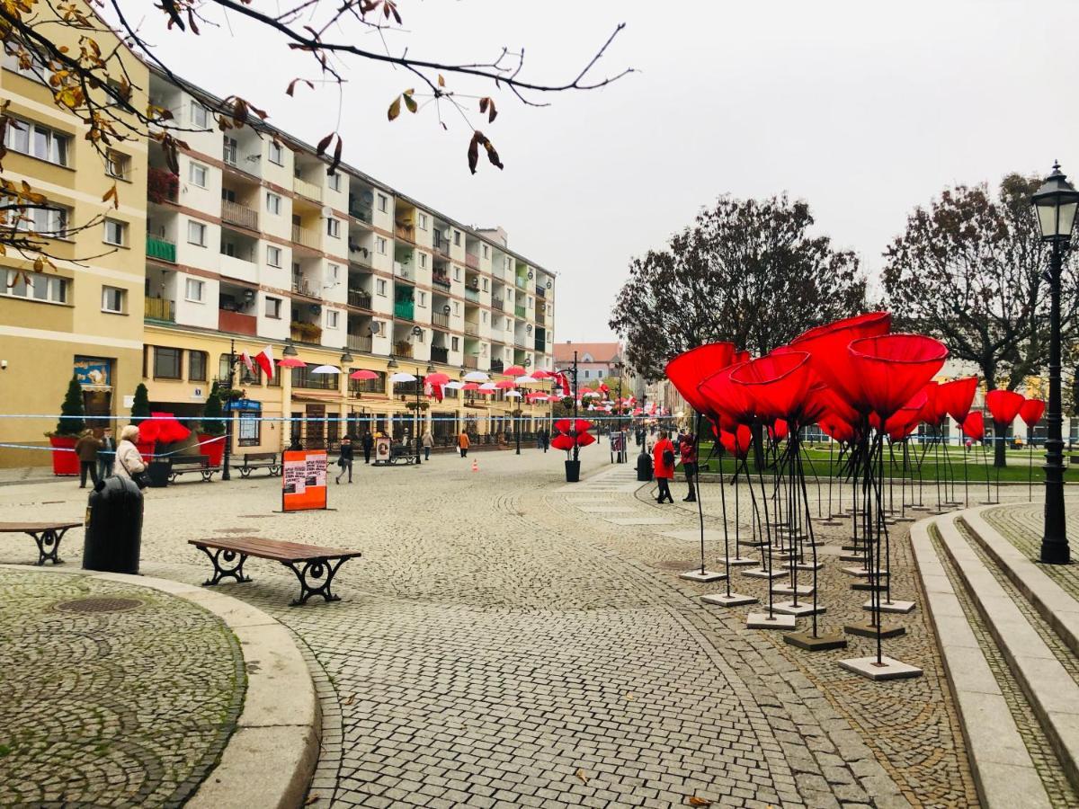 Apartament Delux 2 Legnica Ul. Kominka 16アパートメント エクステリア 写真