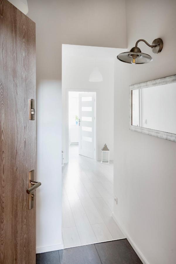 Apartament Delux 2 Legnica Ul. Kominka 16アパートメント エクステリア 写真
